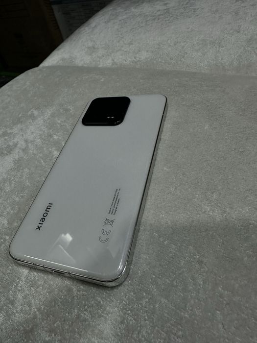 Xiaomi 13.