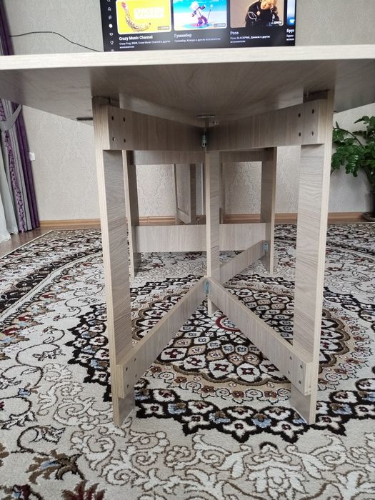 Продам стол-книжка, состояние отличное