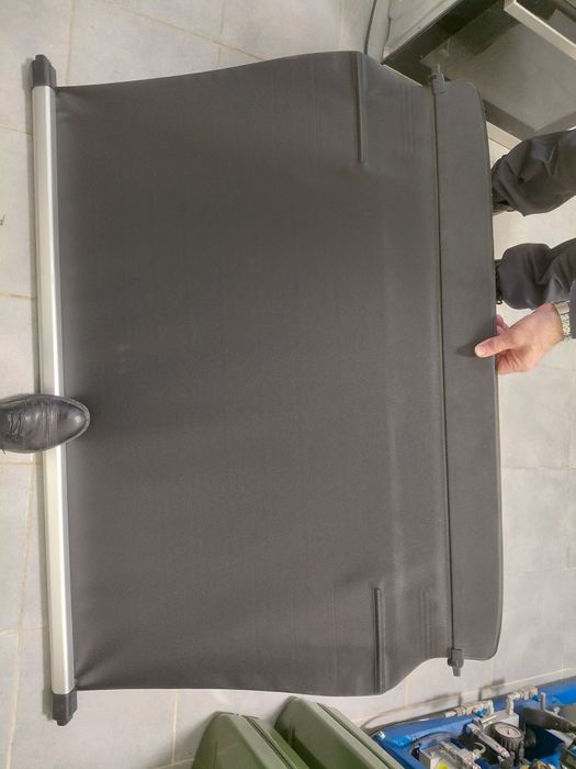 Продавам ролетна щора за  багажник на  MITSUBISHI OUTLANDER III