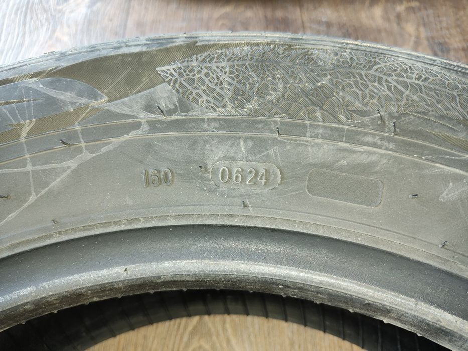 Продам летние шины ikon autograph eco3