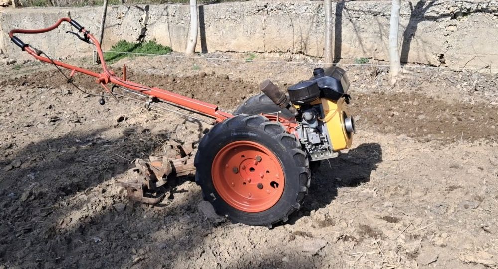 Пловдивски Мотоблок с двигател Акме