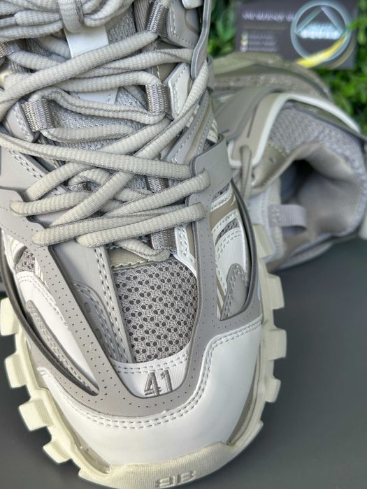 Balenciaga Track Sneaker Beige