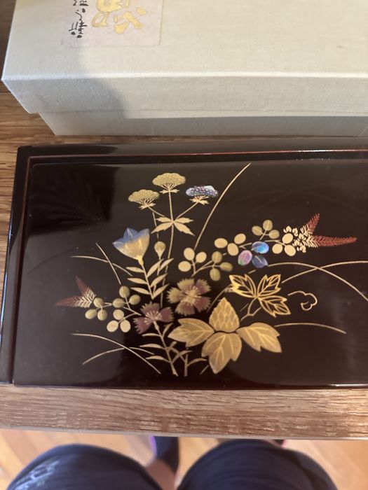 Оригинална рисувана кутия за бижута от Япония. Нова. В оригинална кути