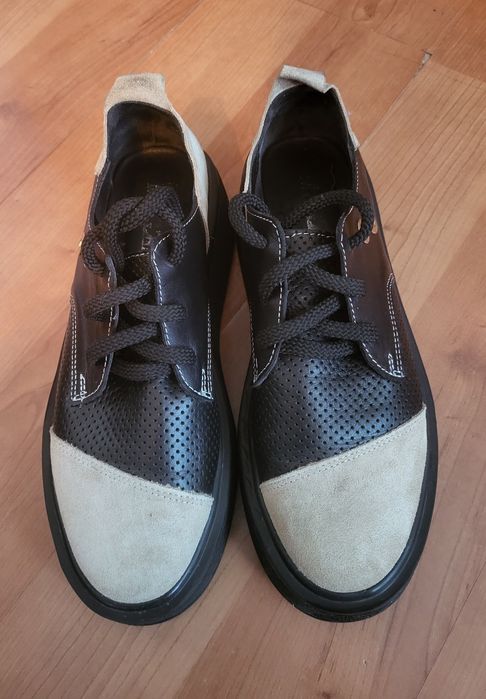 Продам демисезонные ботинки