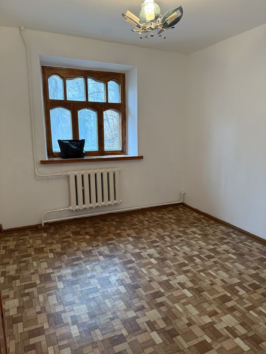 4ком по Абая, 2эт не угловая