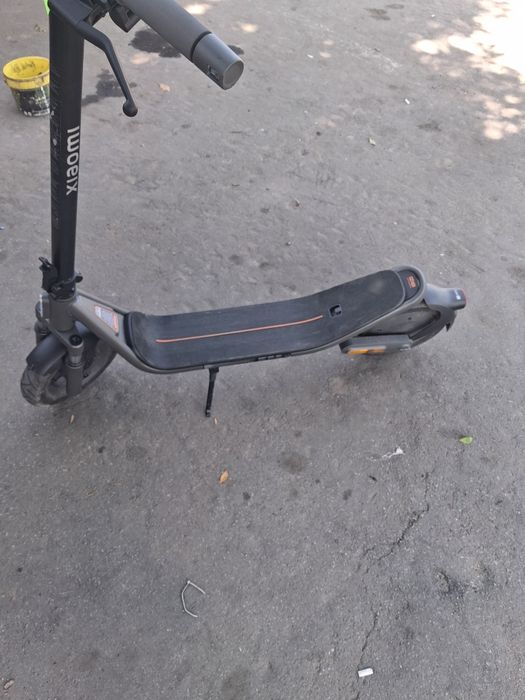 Vând trotineta electrica xiaomi scuter 6