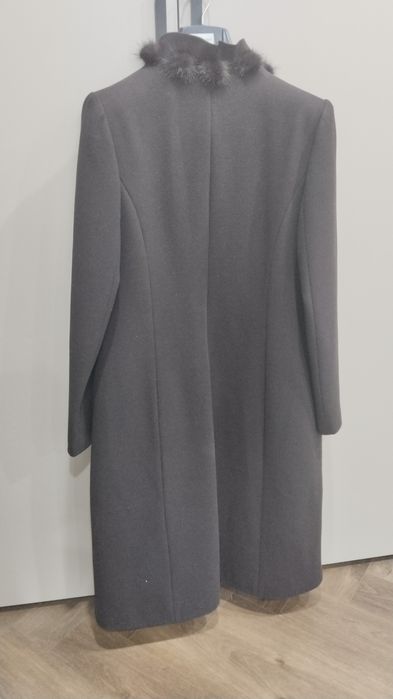 Продам недорого пальто женское