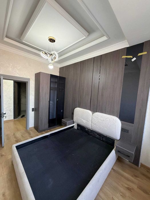 SERGELI Moshina bozorda Kvartira.2 xona 53+53 Terrasa narxi 79000 y.e