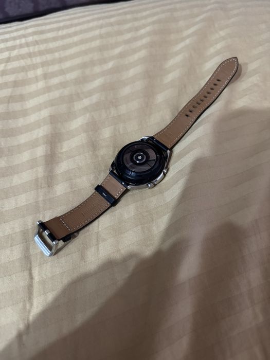 Смарт-часы Samsung Galaxy Watch3