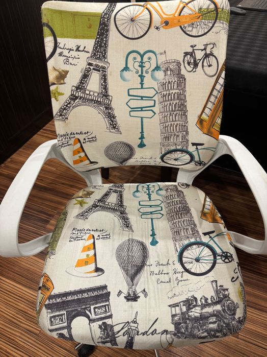 детски въртящ стол