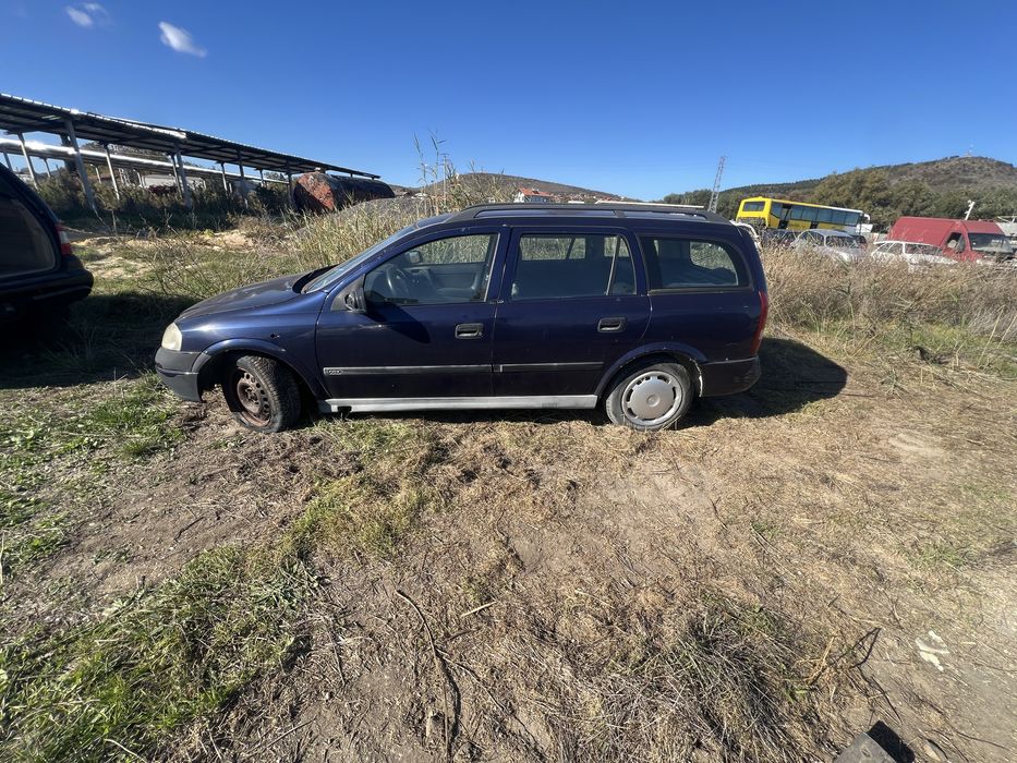 Опел Астра  2 бр На части !