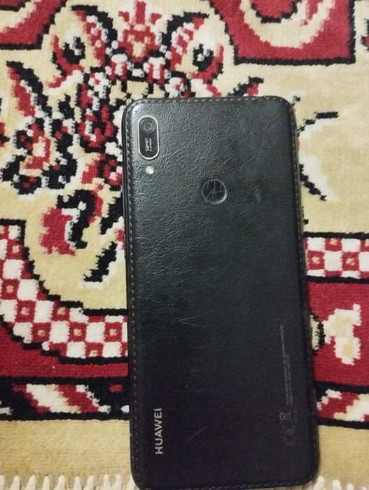 Huawei y6 телефон