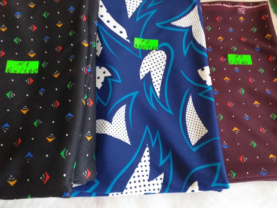 Продавам  платове