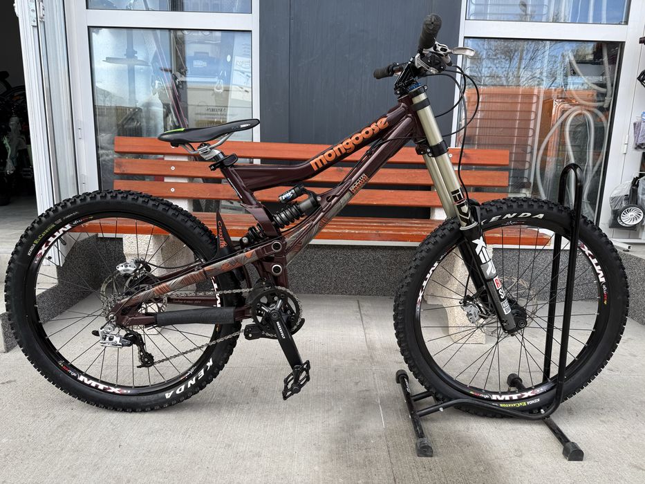 Планински велосипед Мекица DH Mongoose  за скачане. 26/M.