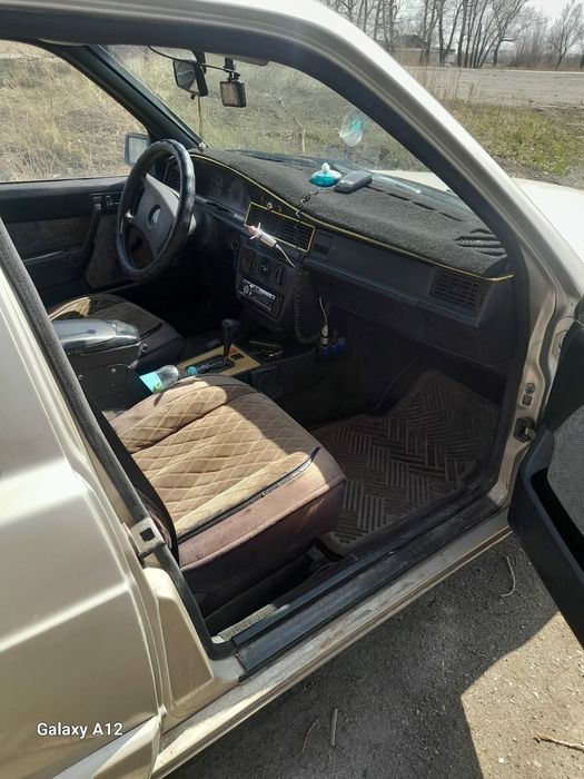 Продам Мерседес 190