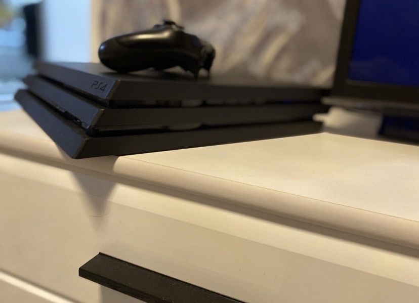 Продам пс 4 Про/ps 4 pro