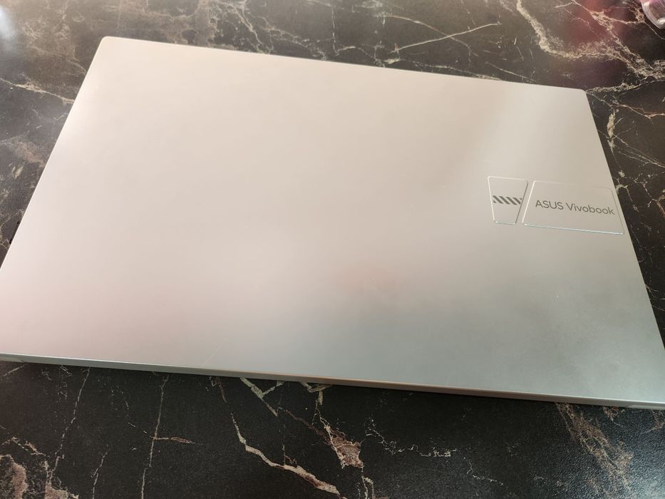 Ноутбук Асус новый неделю пользования нет сарапина нужны деньги из-за