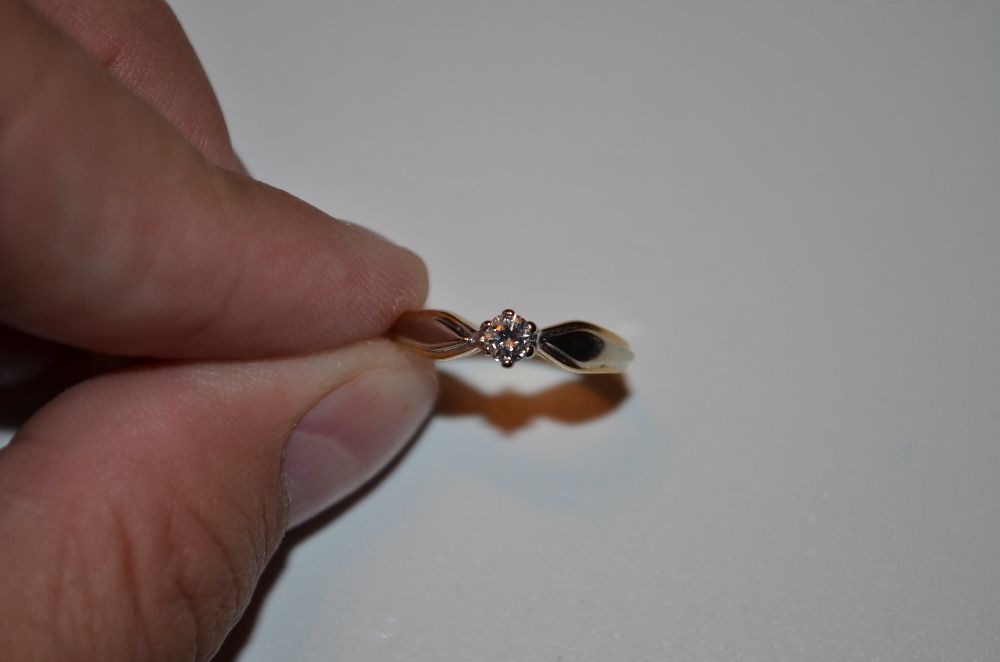 INEL AUR galben si alb 18K + 1 Diamant = 0.20ct. - De logodna - 3.3g !