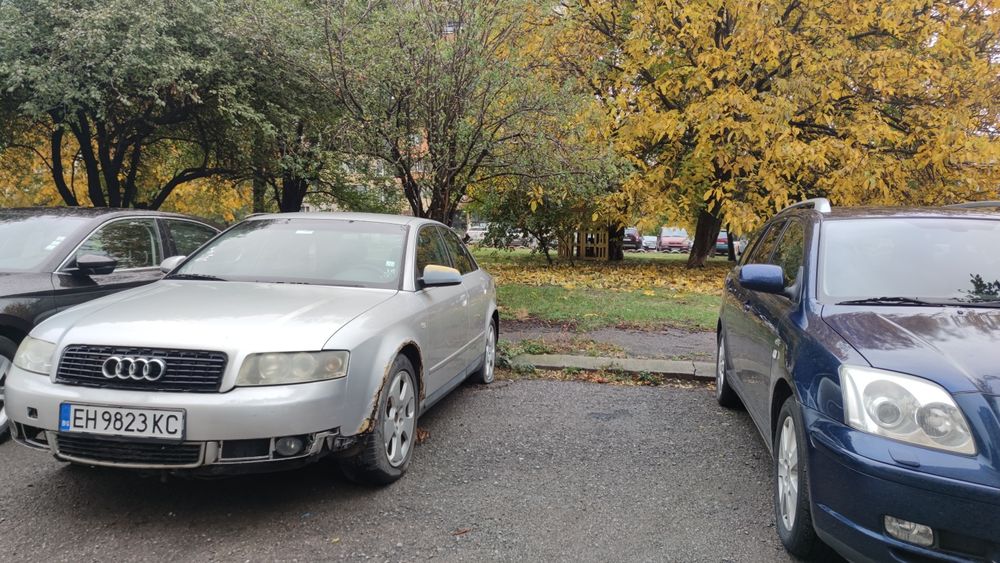 На части в движение е колата двигател и скорости добри ходова част