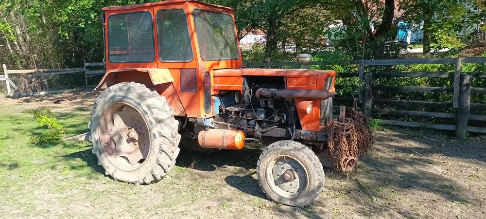 Vând tractor forestier U650 cu troliu pe aer doi tamburi