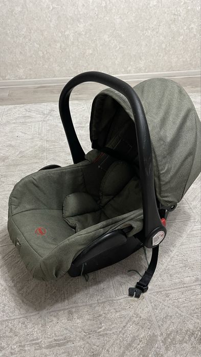 Продам автолюльку бу