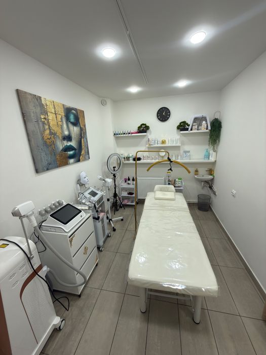 Inchiriez salon