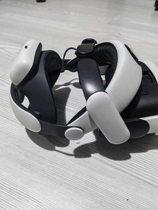 Quest 3 128 GB +Bobovr s3Pro head strap+kiwi facial interface+кабел 5М