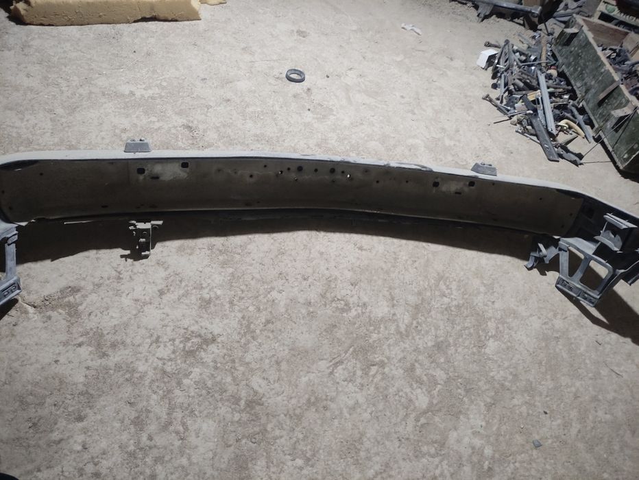 БМВ е34 бампер туманка