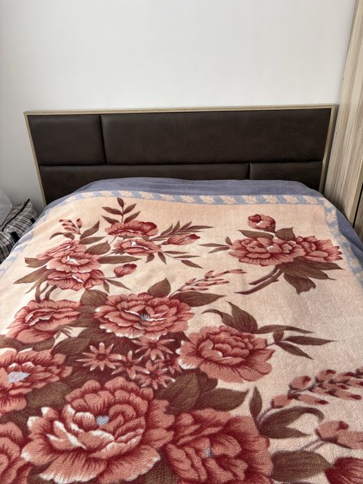 Продам двуспальную кровать