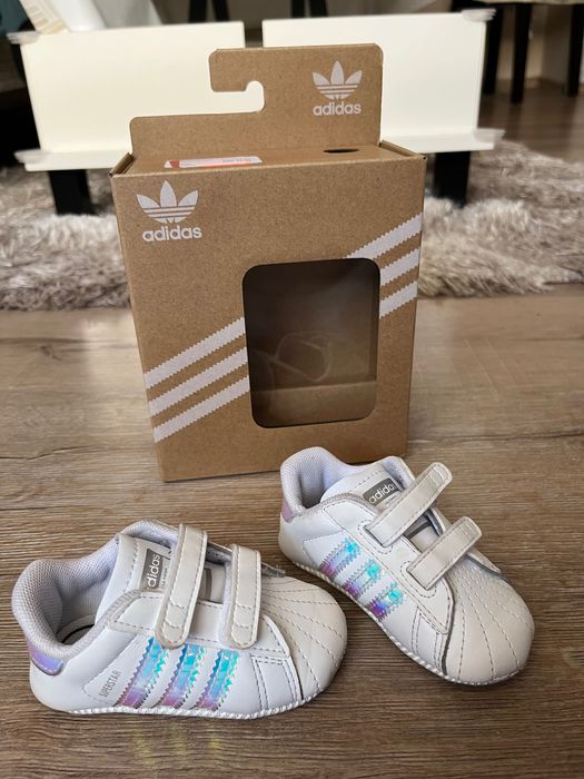 Бебешки обувки за прохождане Адидас