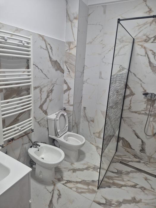 Închiriez apartament bloc nou!