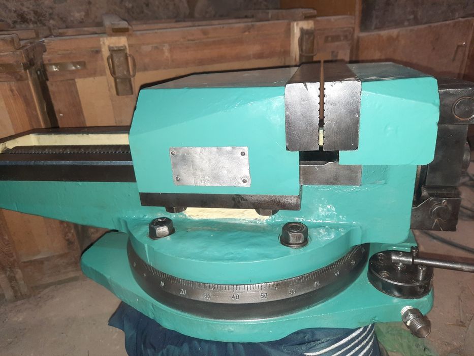 Тиски тиски тиски