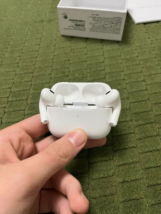 Vând air pods 2 pro
