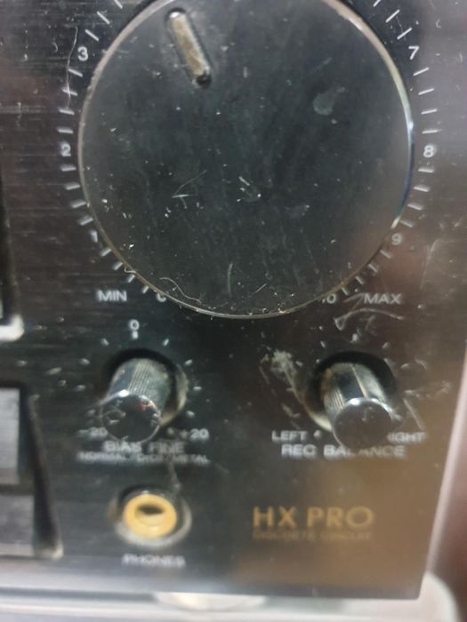 Усилвател  с тунер в отлично състояние.