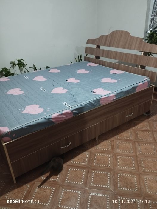 Спальны кровать буу.