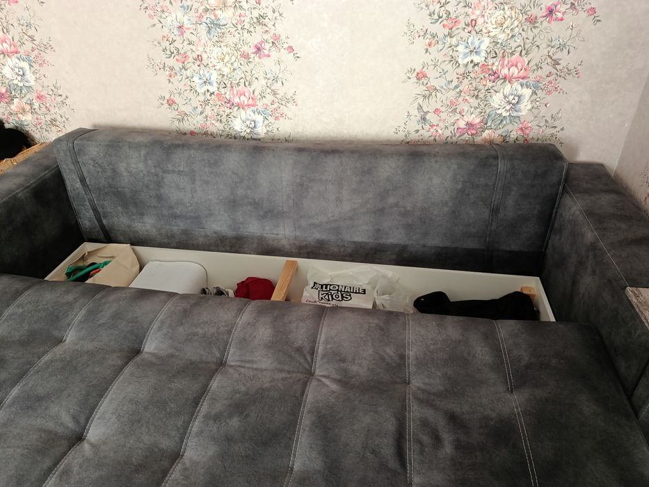 Продам диван серый