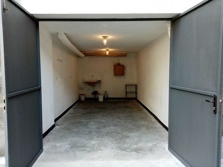Дава се под наем Гараж / Паркомясто в Стара Загора, Център - 18 кв.м за 76.5 € - Снимка #1