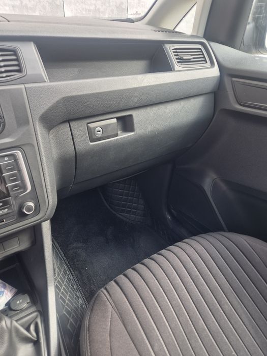 WV Caddy Combi 4