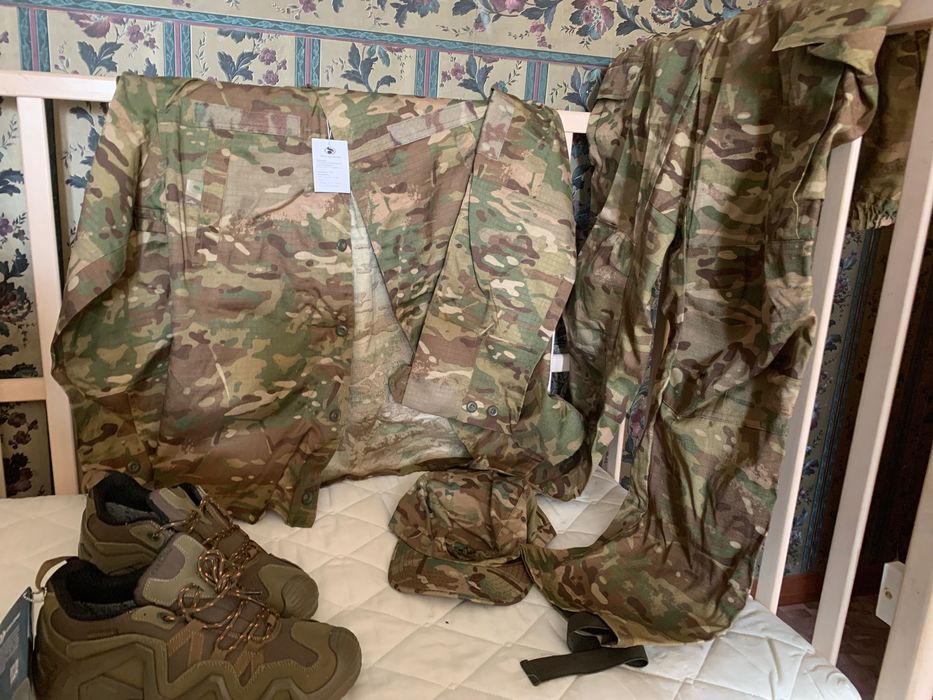 Продам спецодежду новую