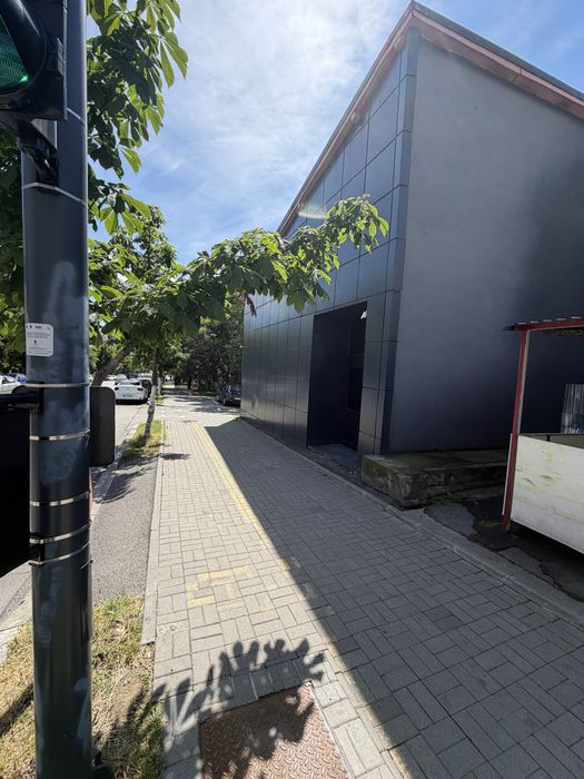Spațiu comercial de închiriat – 235 mp utili – Vizavi de Spitalul Județean Vâlcea