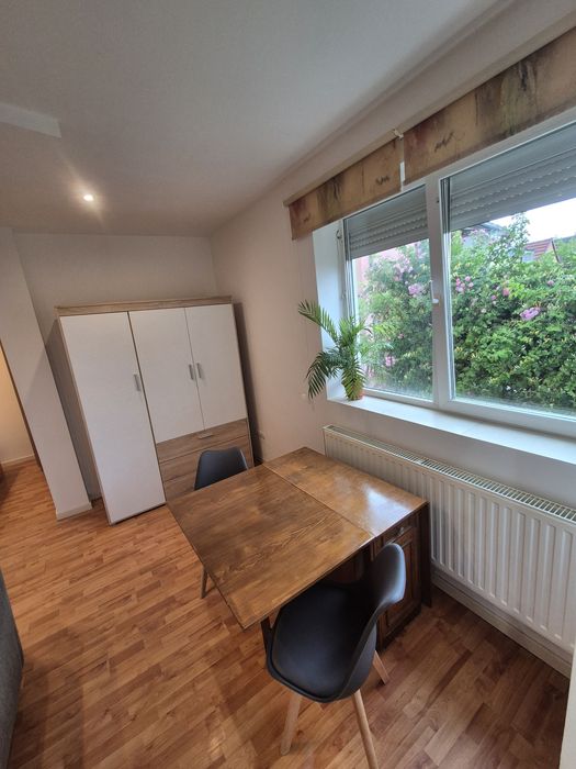 Închiriez garsonieră tip studio - zona Tilisca