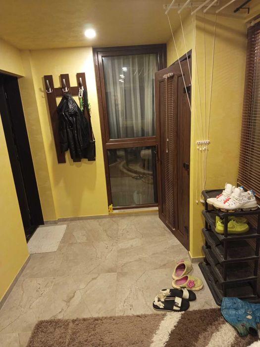 Продавам къща в гр. Костинброд