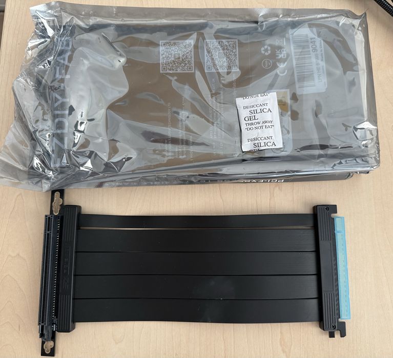 Cablu 20cm PCIe 4.0 X16 GPU Riser placa video,unghi 90 grade RX RTX