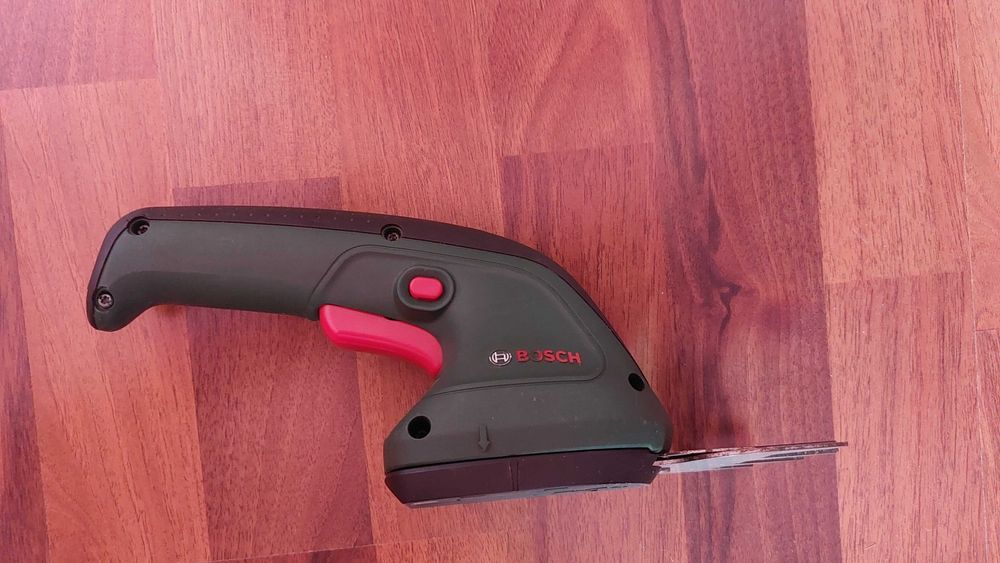 Foarfeca electrica iarba/arbusti Bosch EasyShear 3.6V