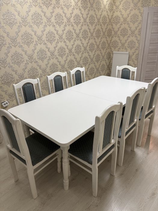Стол со стульями (10 штук)