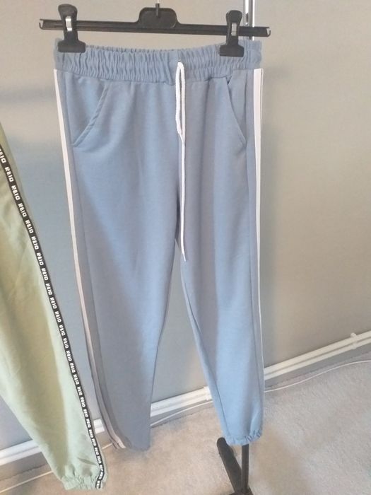 Pantaloni sport dama