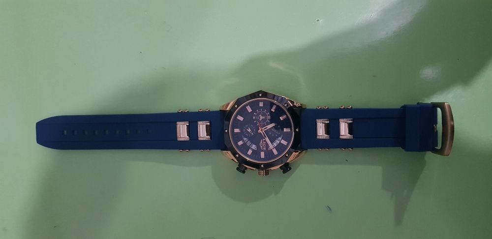 Универсальные часы