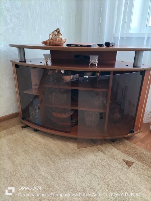 Тумбочка под ТВ.