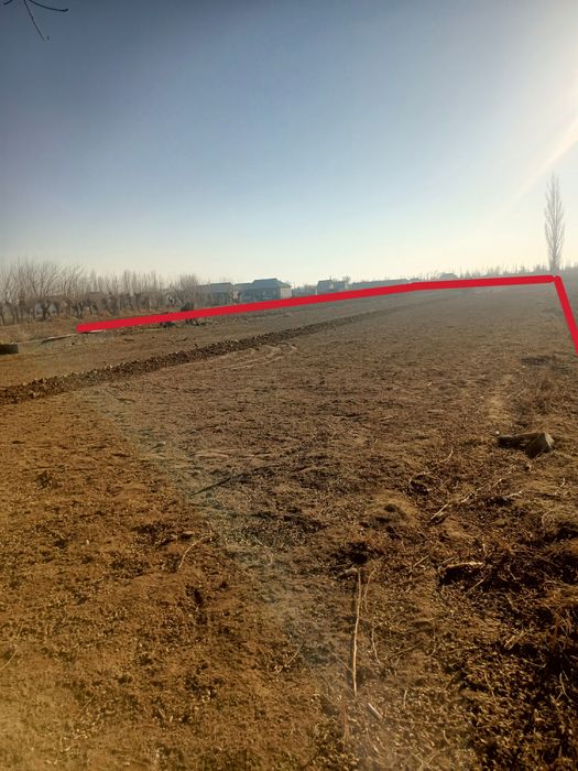 Участка ховли сотилади