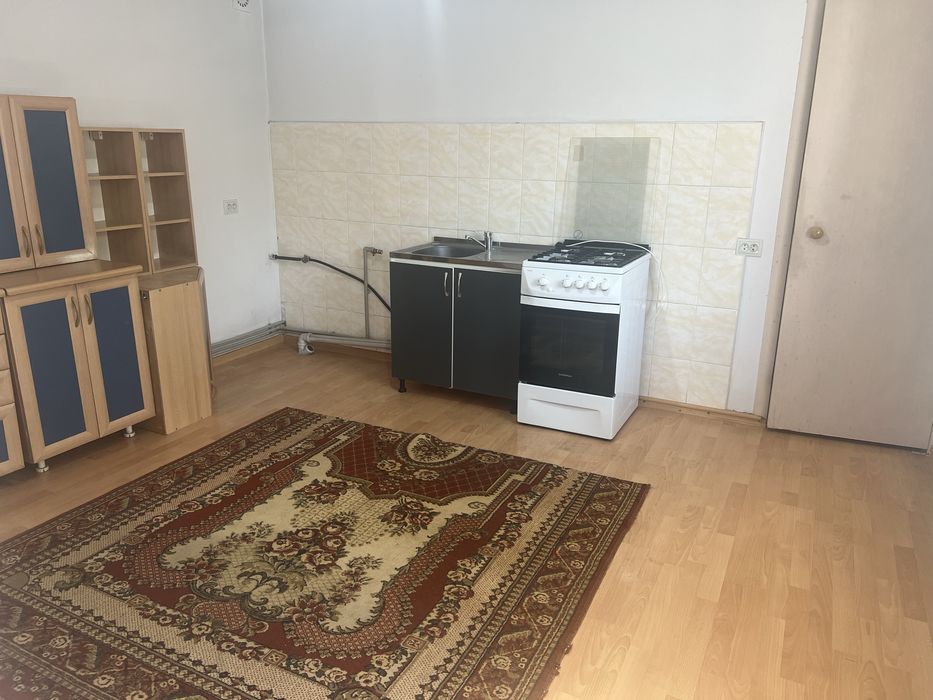 Сдам отдельностоящую времянку во дворе